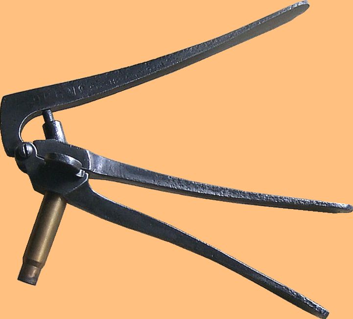 German Berdan primer decapping tool